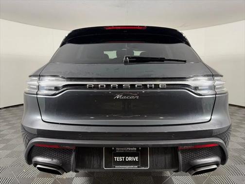 2024 Porsche Macan Base