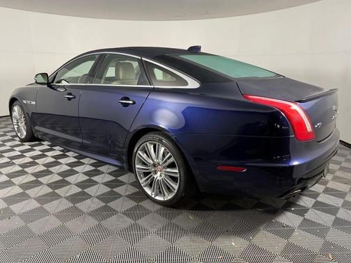 2016 Jaguar XJ XJ R-Sport