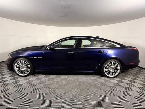 2016 Jaguar XJ XJ R-Sport