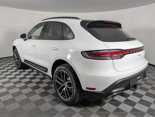 2026 Porsche Macan 