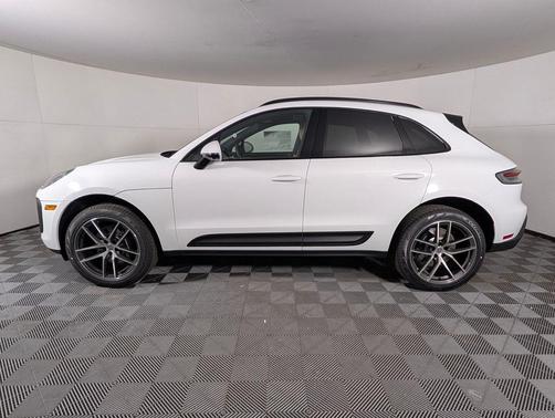 2026 Porsche Macan 