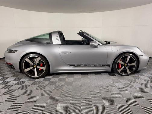2024 Porsche 911 Targa 4 GTS