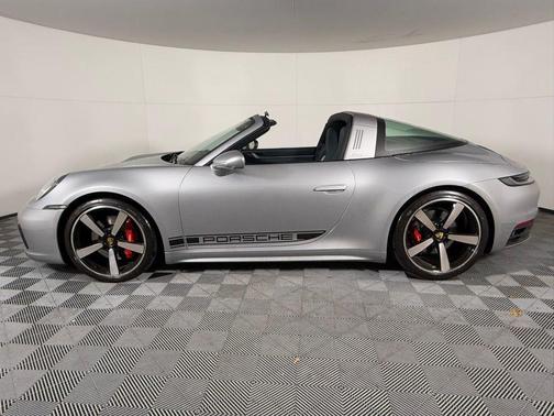 2024 Porsche 911 Targa 4 GTS