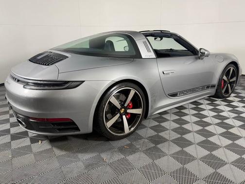 2024 Porsche 911 Targa 4 GTS