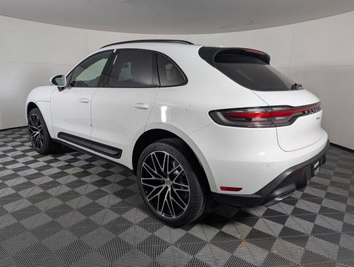2026 Porsche Macan 