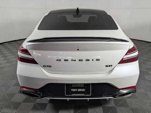 2022 Genesis G70 3.3T RWD
