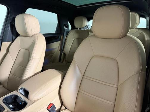 2022 Porsche Cayenne Platinum Edition