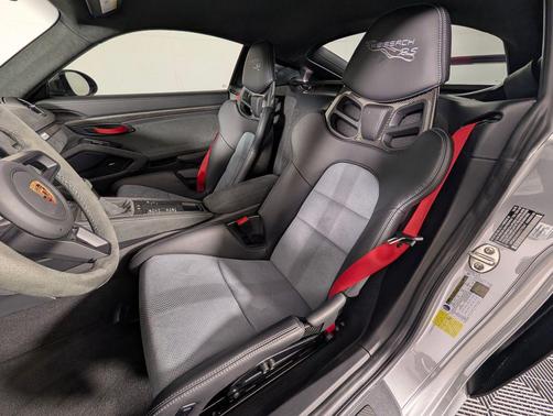 GT Silver Metallic 2025 Porsche 718 Cayman GT4 RS