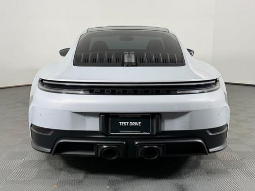 2025 Porsche 911 Carrera 4 GTS