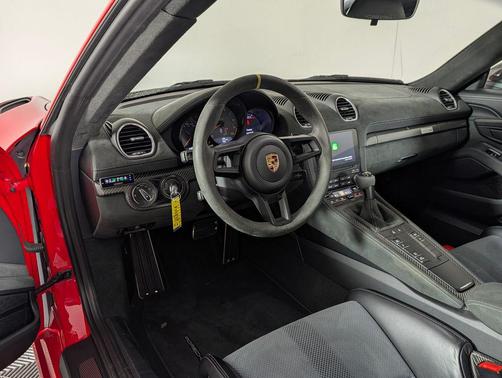 2023 Porsche 718 Cayman GT4 RS