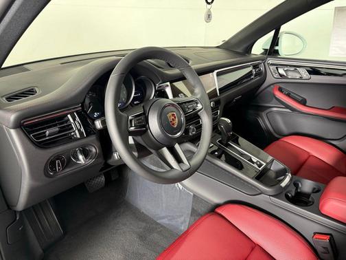 2025 Porsche Macan S