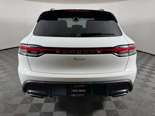 2025 Porsche Macan 2.0T