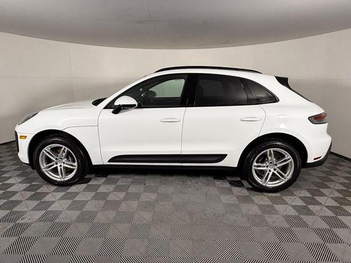 2025 Porsche Macan 2.0T