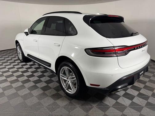 2025 Porsche Macan 2.0T