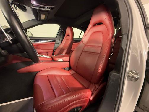 2022 Porsche Panamera 4S