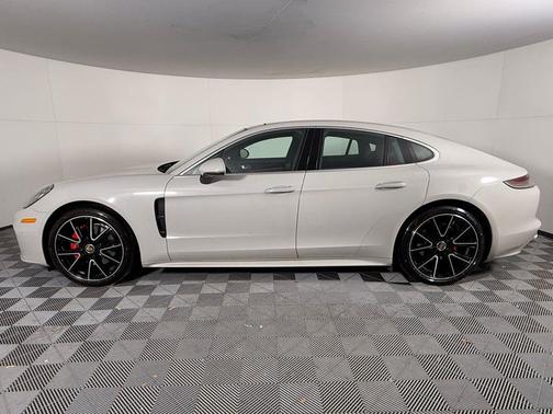 2022 Porsche Panamera 4S