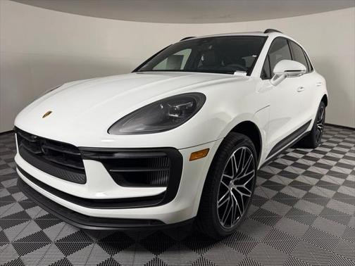 2025 Porsche Macan Base