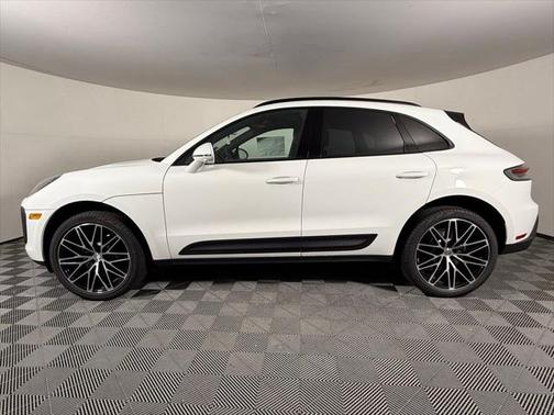 2025 Porsche Macan Base