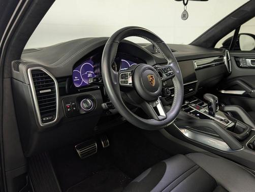 Chromite Black Metallic 2023 Porsche Cayenne Turbo