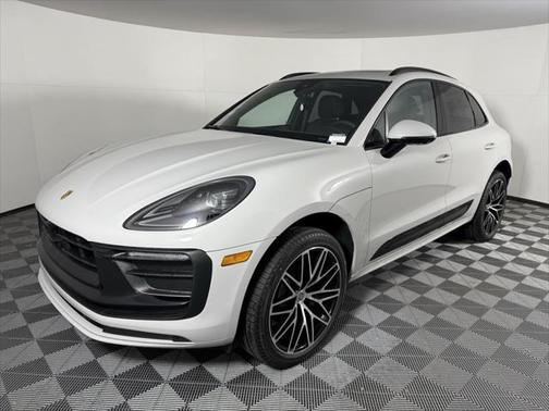 2025 Porsche Macan Base
