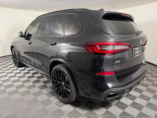 2022 BMW X5 M50i