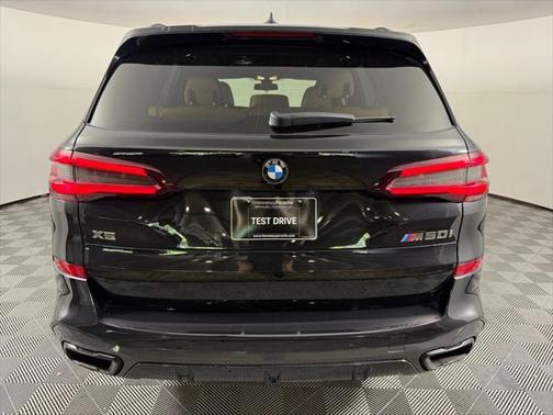2022 BMW X5 M50i
