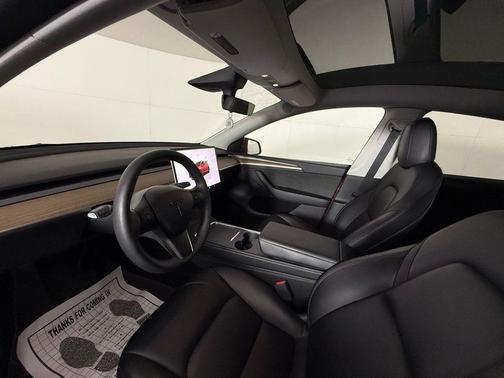 2022 Tesla Model Y Long Range Dual Motor All-Wheel Drive