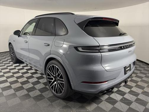 2025 Porsche Cayenne E-Hybrid S