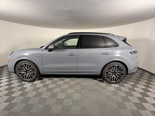 2025 Porsche Cayenne E-Hybrid S