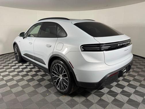 2024 Porsche Macan 4
