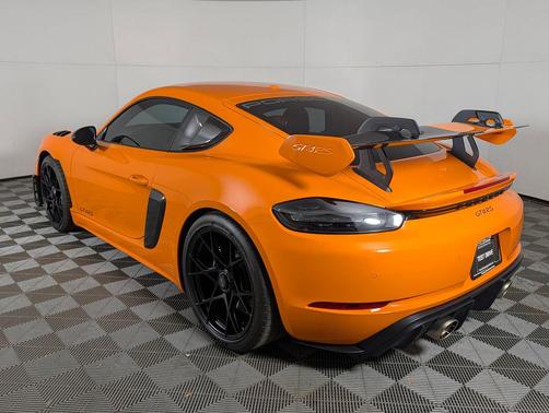 Pastel Orange 2025 Porsche 718 Cayman GT4 RS