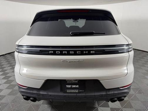 2024 Porsche Cayenne S