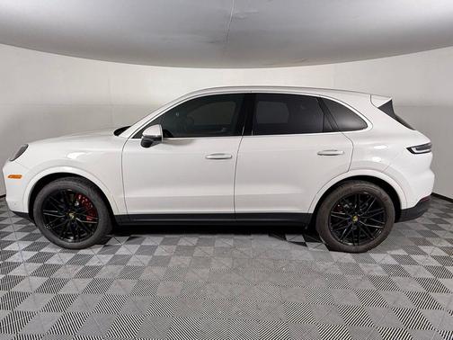 2024 Porsche Cayenne S