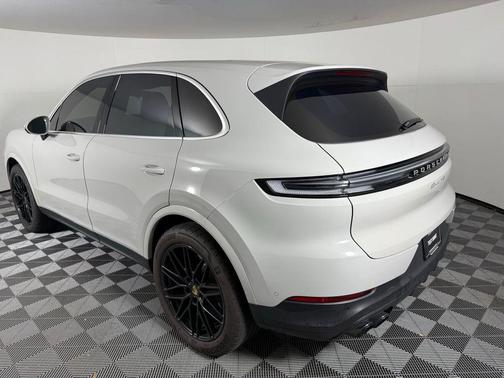 2024 Porsche Cayenne S