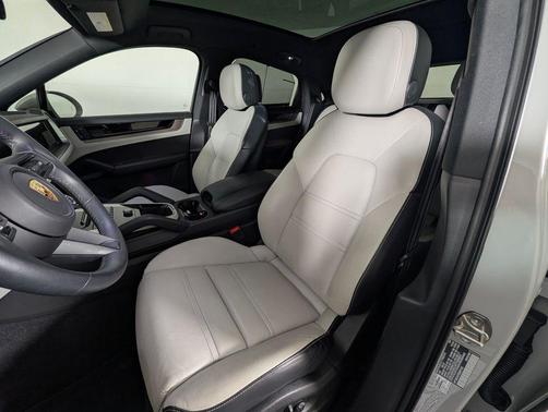 Chalk 2024 Porsche Cayenne Cayenne E-Hybrid