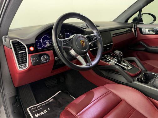 2022 Porsche Cayenne Cayenne