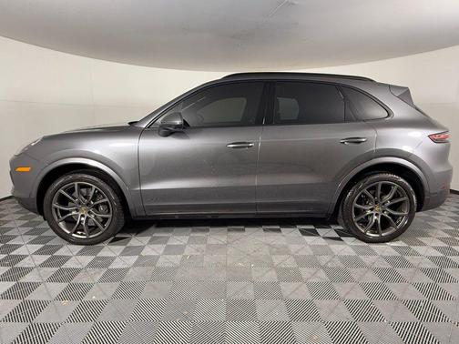 2022 Porsche Cayenne Cayenne