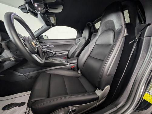 2023 Porsche 718 Boxster T