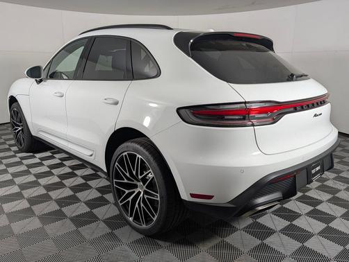 2026 Porsche Macan 