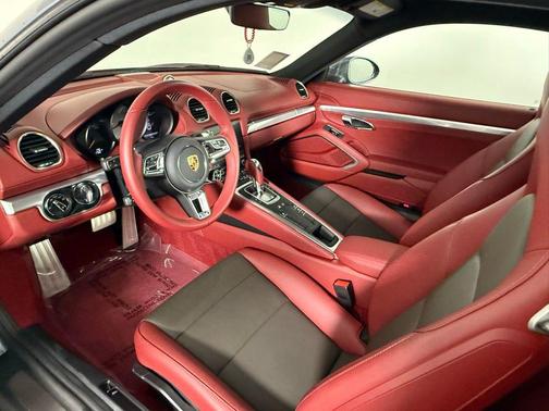 2025 Porsche 718 Cayman S