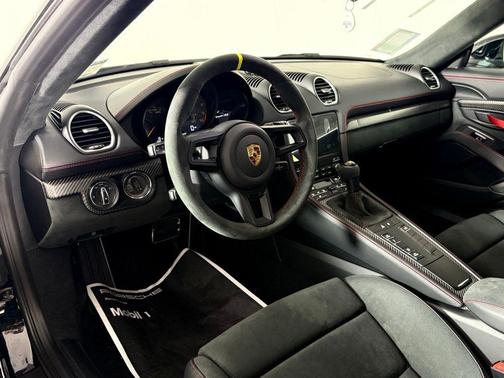 2025 Porsche 718 Spyder RS