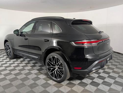2026 Porsche Macan 