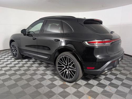2026 Porsche Macan 