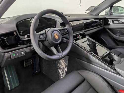 2026 Porsche Panamera 