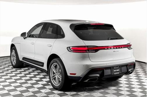 2024 Porsche Macan Base