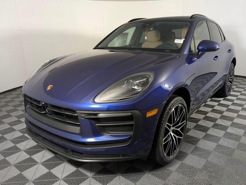 Gentian Blue Metallic 2026 Porsche Macan Macan