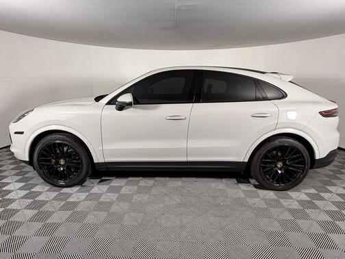 2022 Porsche Cayenne S