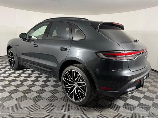 2026 Porsche Macan 