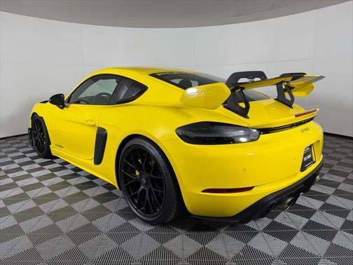 2023 Porsche 718 Cayman GT4 RS