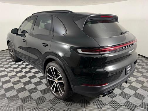 2024 Porsche Cayenne S